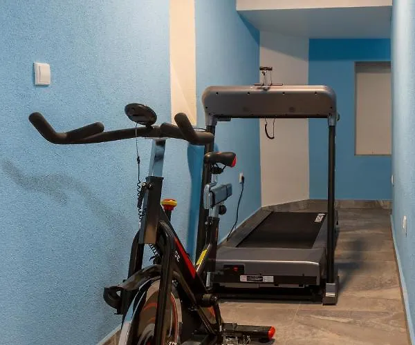 Apartment Seaman's House