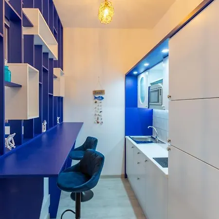 Apartment Seaman's House