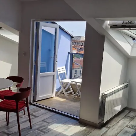 Apartment Seaman's House